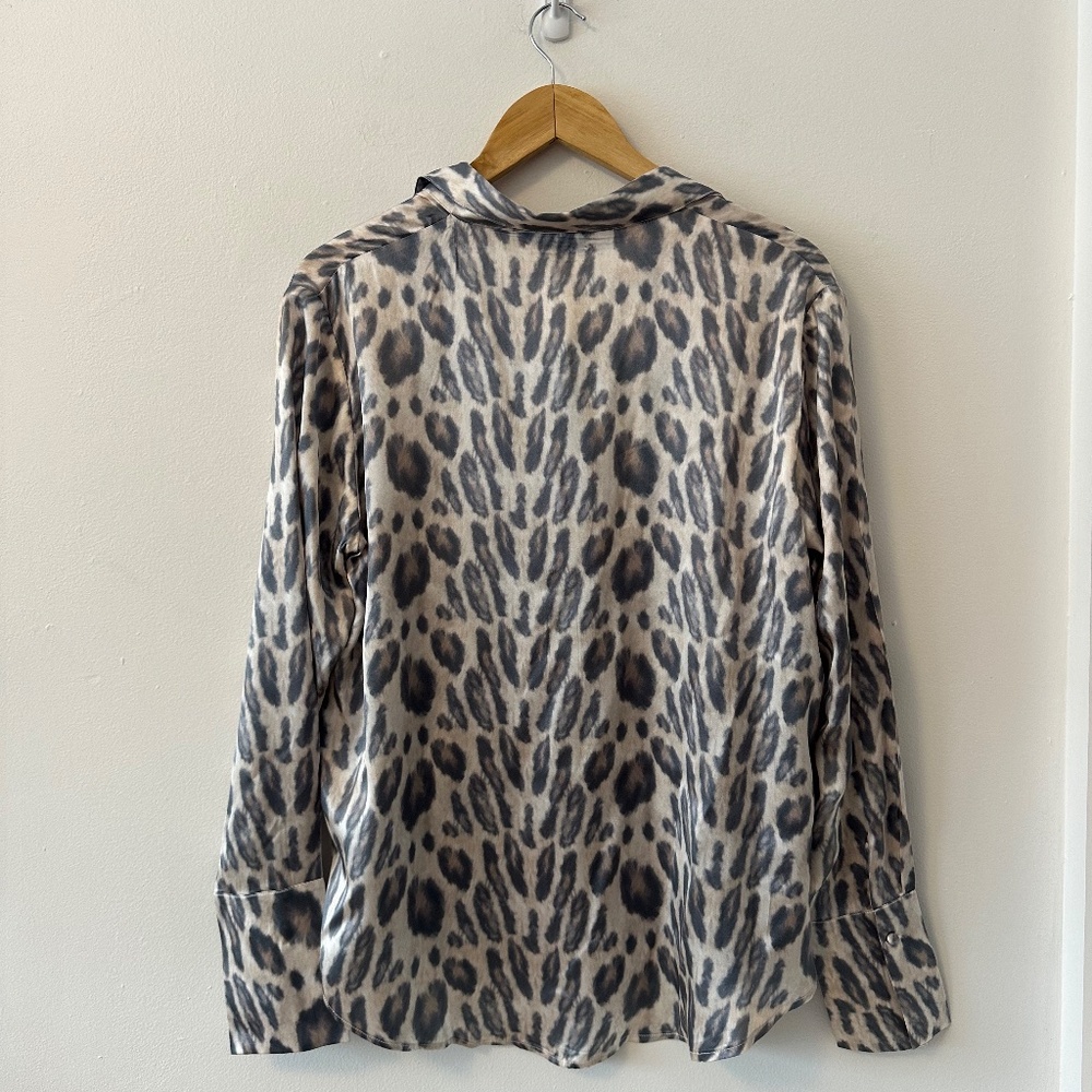 NWT Catherine Gee Daria French Cuff Silk Blouse - New Leopard | Size Large - Picture 8 of 11